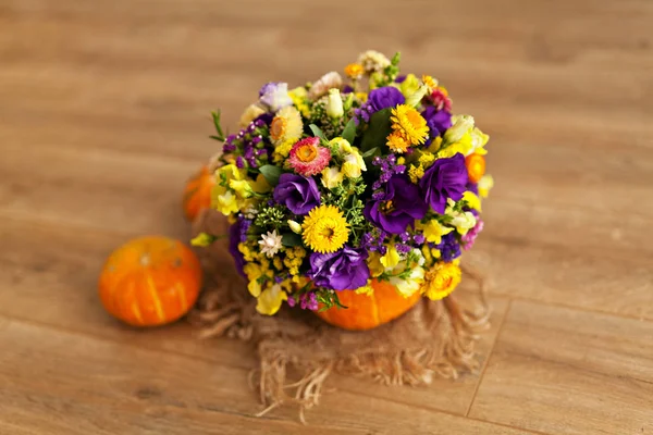 Buquê Floral Outono Vaso Abóbora Para Halloween — Fotografia de Stock