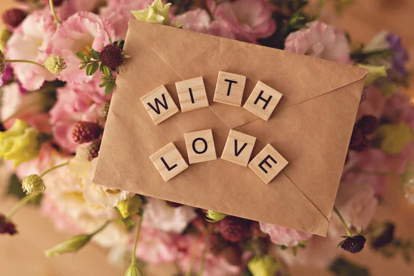 Cartas Madeira Inscrição Com Amor — Fotografia de Stock