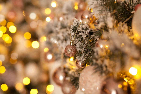 ギフトボックスと美しいクリスマスの背景 — ストック写真