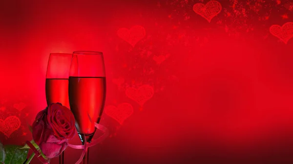 Fondo de San Valentín con copas de champán y rosas rojas — Foto de Stock