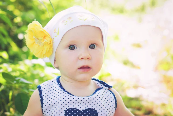 Petite Fille Mignonne Plein Air Campagne Enfant Heureux Bonne Santé — Photo