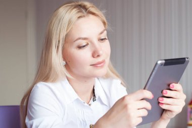 Ofiste Çalışan Başarılı İş Kadını