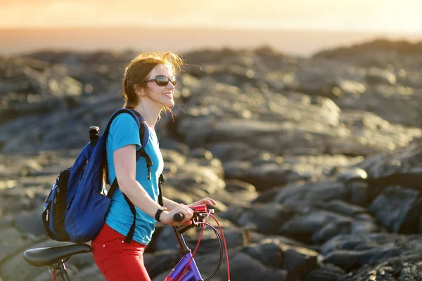 Young Tourist Cycling Lava Field Hawaii — Stock Photo, Image