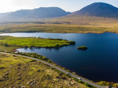 İrlanda Connemara bölgesinin gün batımı görünümü