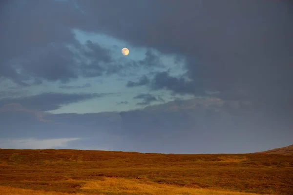 Pełnia Księżyca Chmury Regionie Connemara Irlandii — Zdjęcie stockowe