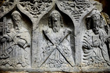 Rahipler ve süs eşyaları yıkık Jerpoint Abbey, Thomastown, County Kilkenny, Ireland taş oyma