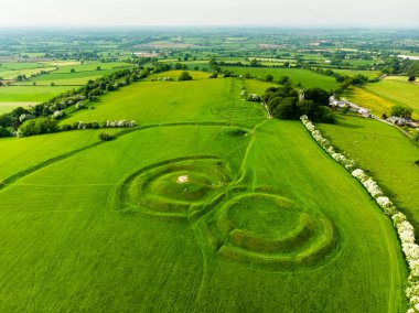 Arkeolojik karmaşık Hill, Tara'nın, County Meath, İrlanda havadan görünümü  