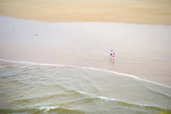 Casal Costa Tullan Strand Ampla Praia Areia Plana Condado Donegal — Fotografia de Stock