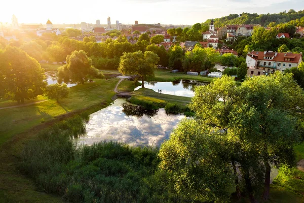 Sunset Teki Vilnius Şehrinin Havadan Görünümü — Stok fotoğraf