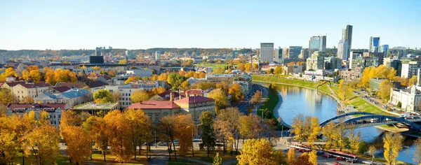 Piękna Jesienna Panorama Wileńskiego Starego Miasta Wzgórza Giedymina Piękny Słoneczny — Zdjęcie stockowe