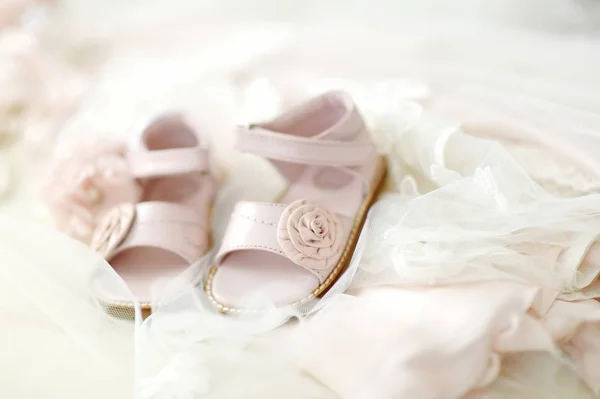 Baby Girl Christening Shoes Flower Headband — Stock Photo, Image