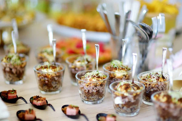 Fresh Delicious Vegetable Pork Salad Served Mini Glasses Party Wedding — Stock Photo, Image