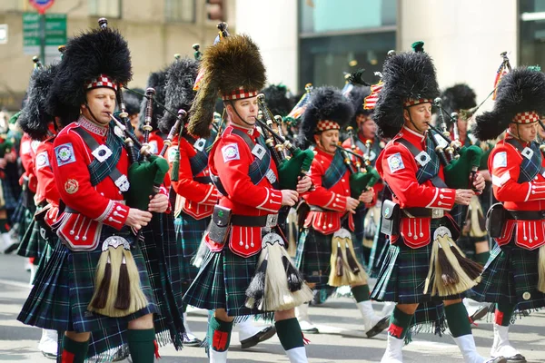 New York Maart 2015 Jaarlijkse Patricks Day Parade Langs Fifth — Stockfoto