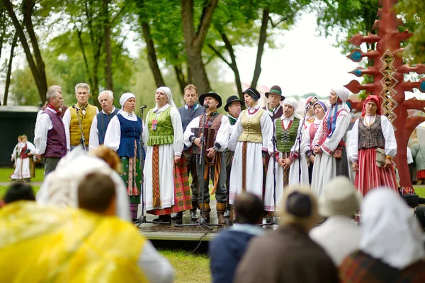 立陶宛维尔纽斯 2014年7月5日 立陶宛歌曲节 大规模传统歌舞节的参与者 每四年举行一次 — 图库照片