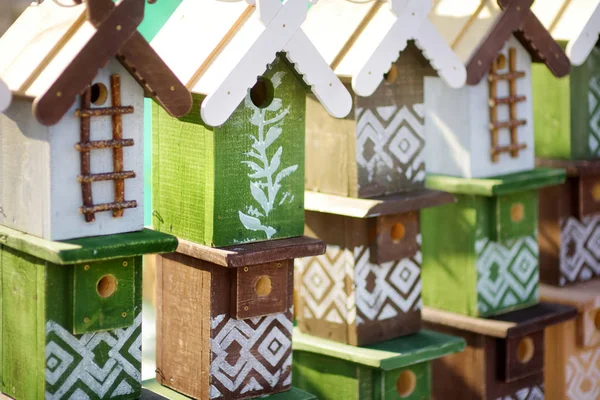 Симпатичные Разноцветные Деревянные Гнездовья Коробки Продаются Пасхальном Рынке Вильнюсе — стоковое фото