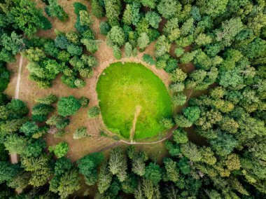Velnio duobe Aukstadvaris Bölge Parkı Litvanya bulunan havadan görünümü.