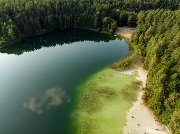 Vista Aérea Belas Águas Verdes Lago Gela Durante Dia — Fotografia de Stock