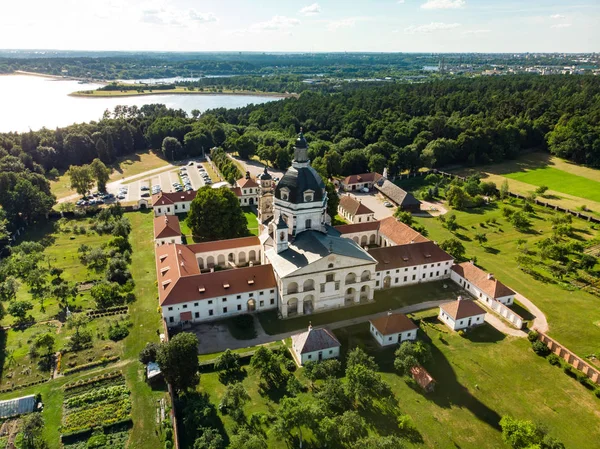 Вид Воздуха Монастырь Церковь Пазайслис Литва — стоковое фото