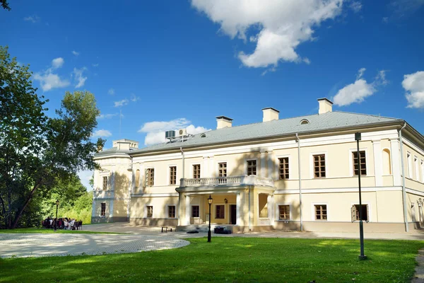 Jasiunai Manor Неокласичному Manor Jasiunai Шалчінінкай Району Литви — стокове фото