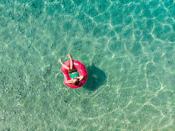 Oyuncak Yüzük Myrtos Beach Kefalonia Güzel Plaj Gezinti Beyaz Kaba — Stok fotoğraf