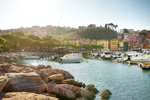 Small yachts and fishing boats in marina of Lerici town, a part of the Italian Riviera, Italy. — Stock Photo, Image