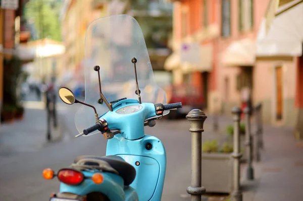 Motorbike parked on beautiful medieval street of Lerici town, located in the province of La Spezia in Liguria, Italy. — Stock Photo, Image