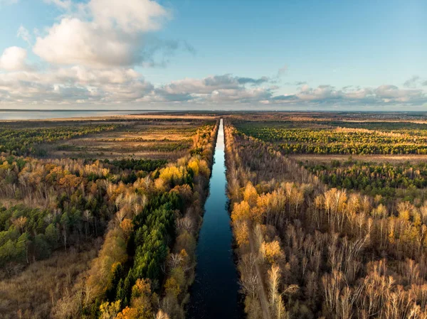 Beautiful autumn aerial view of King Wilhelm's Channel, that connects the river Minija and the Curonian Lagoon. — Stock Photo, Image
