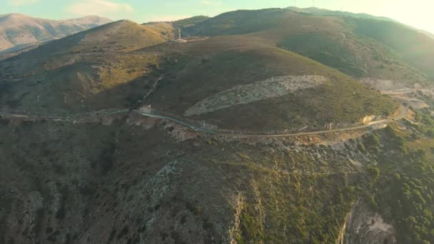 Vue aérienne panoramique du littoral de Céphalonie au coucher du soleil — Video