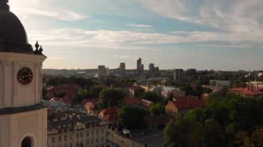 Yaz günü Vilnius Katedral Meydanı'nın havadan görünümü