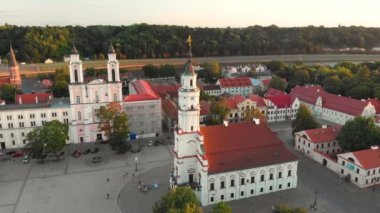 Kaunas Belediye Binası Meydanı havadan görünümü
