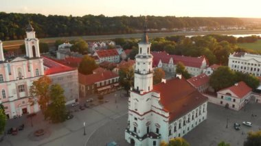 Kaunas Belediye Binası Meydanı havadan görünümü