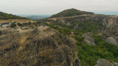 Ünlü güzel Meteora vadisinin etkileyici hava panoramik görünümü
