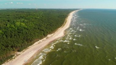 Dutchmans Cap havadan görünümü, güzel Baltık sahil, moraine sırt doruk noktası, Klaipeda, Litvanya.