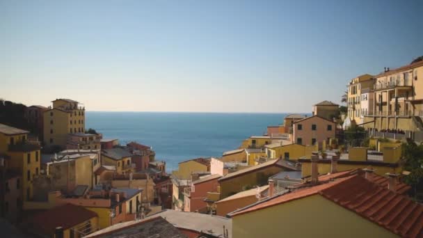 Pastel houses of Riomaggiore, the largest village of Cinque Terre — Stock Video
