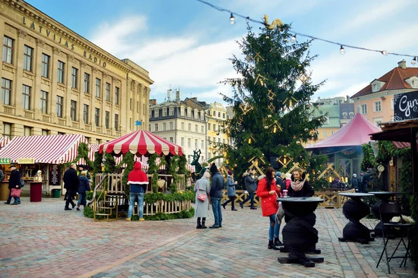 Riga Latvia Diciembre 2019 Las Personas Que Disfrutan Del Mercado — Foto de Stock