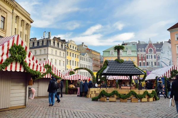 Riga Latvia Diciembre 2019 Las Personas Que Disfrutan Del Mercado — Foto de Stock