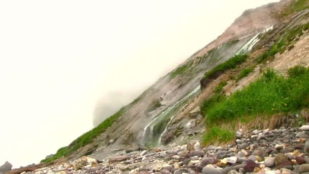 Hete Druppels Water Vallen Langzaam Stroom Van Rivier Geothermische Helling — Stockvideo