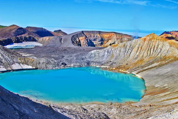 Panorama de la pente du volcan Ebeko — Photo