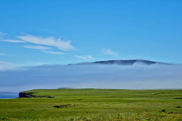 Sommarlandskap Med Gamla Vulkane Kuril Island Onecotan — Stockfoto