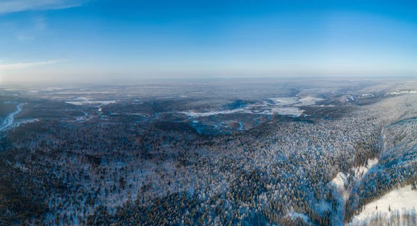 Vista Aérea Del Bosque Río Invierno Los Árboles Están Cubiertos —  Fotos de Stock