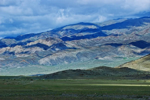 Ombres Sur Les Montagnes Sous Les Nuages — Photo