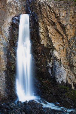 güzel manzara dağ nehir şelale