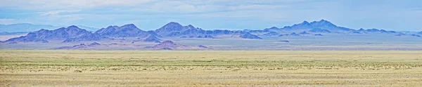 Panoramiczny Widok Mongolski Suche Stepy Góry Skaliste Horyzoncie — Zdjęcie stockowe