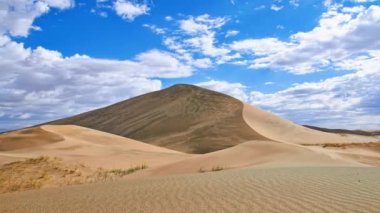 Gobi çölündeki kum tepelerinin görüntüleri. Moğolistan, Asya