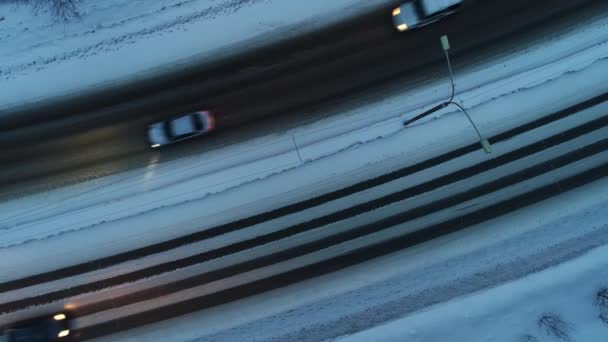 Landweg Met Veel Auto Winter Bovenaanzicht — Stockvideo