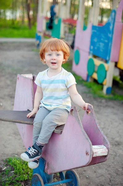 Ragazzo Cattivo Parco Giochi — Foto Stock