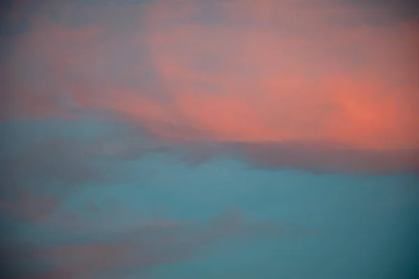 Яркое Небо Заката Облаками — стоковое фото