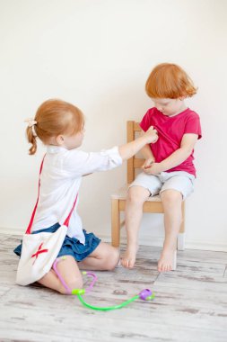 Doktor ve hasta çocuk oyun