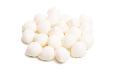 Mozzarella peyniri beyaz arkaplanda izole