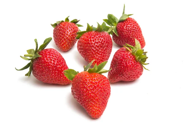 Reife Erdbeere Isoliert Auf Weißem Hintergrund — Stockfoto